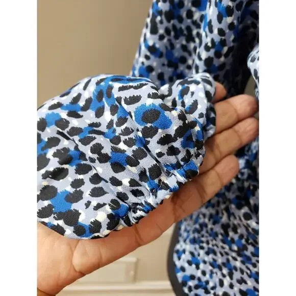 Express Blouse Top Womens Medium Blue Abstract Print Long Sleeve V-Neck Pullover - Picture 12 of 13